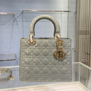 디올 LADY DIOR 미디엄 백 M0565OWCB