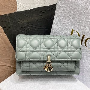 디올 LADY DIOR 체인 파우치 S0937ONMJ