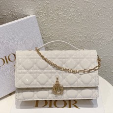 디올 Miss Dior 탑 핸들 백 M0997OWCB