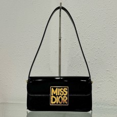 디올 Miss Dior 플랩백 M2610UWIS